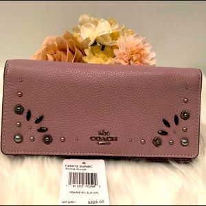 Coach F29972 Slim Wallet Prairie Rivets Detail